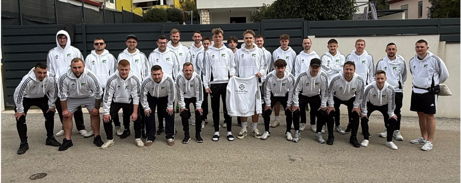 Fußballteam gesponsert von AS Digital Consulting.