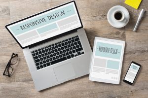 Responsives Webdesign auf Laptop, Tablet und Smartphone – Website passt sich automatisch an jedes Gerät an